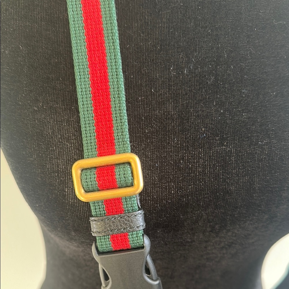 Gucci Black Leather Bum Belt Bag with Red and Green Stripes. Authentic. - Picture 2 of 10